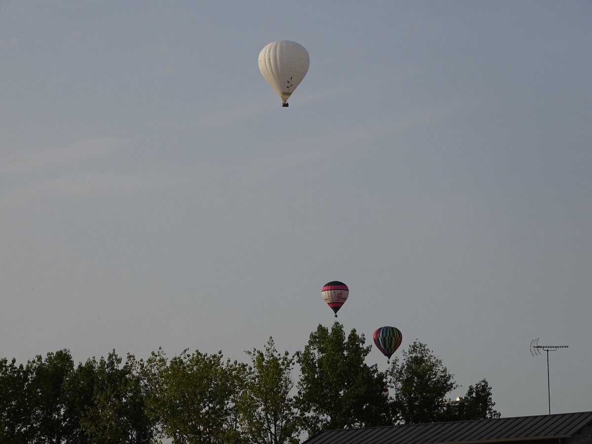 Diapositive 8++Montgolfières.jpeg 