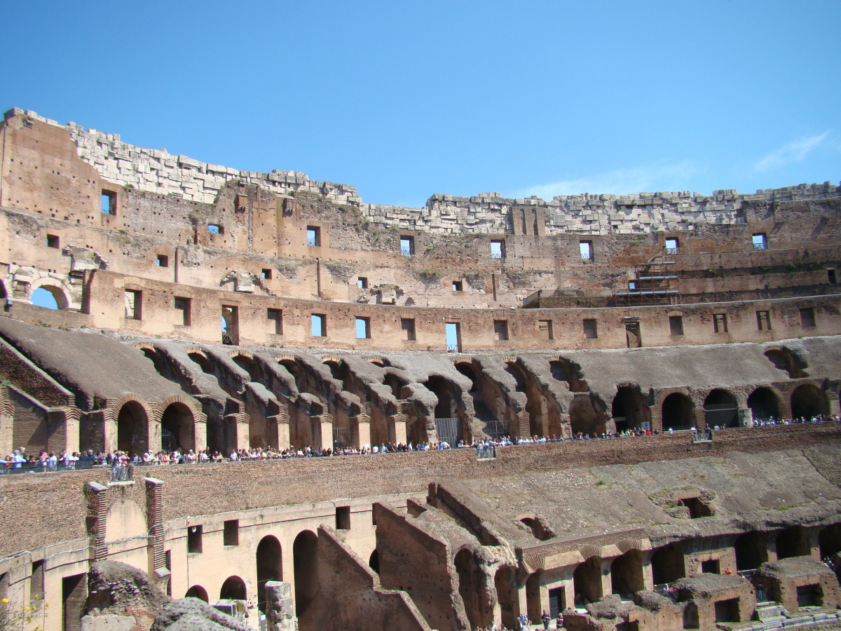 Diapositive 18++Colosseum.jpeg 