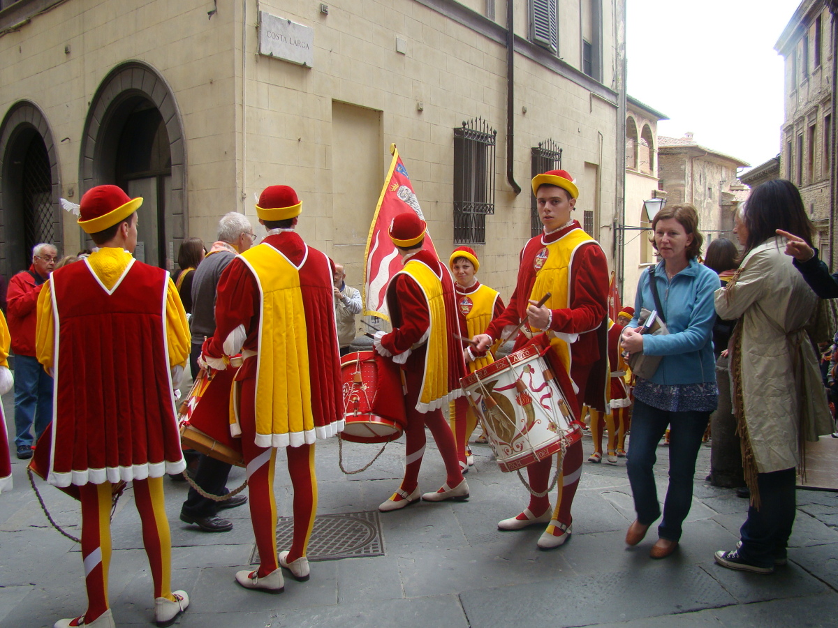 Diapositive 32++Contrada.jpeg 